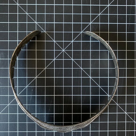 Metal Collar Necklace - Picture 2 of 4